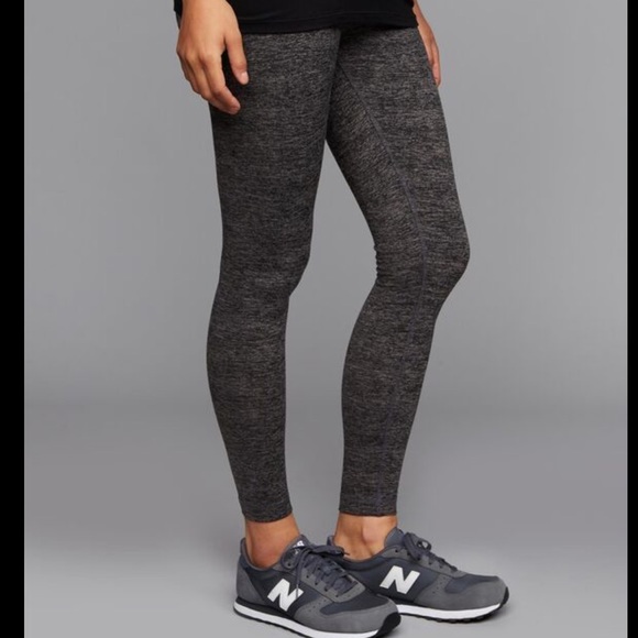 🥇🆕 Francesca’s Gray Printed Leggings 🌸🦋💕 - Picture 2 of 4